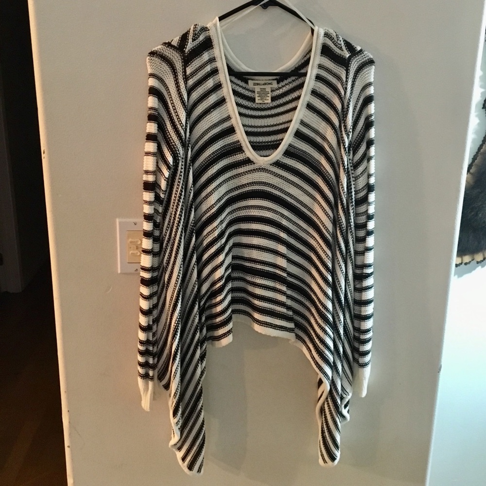 Billabong black and white stripped sweater